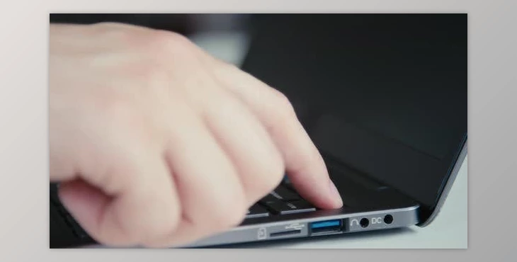 Download Opening Laptop and Turning it on (Videohive 49252521)